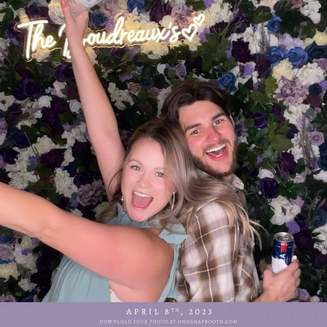 Ohh Snap Social Booth 310 | Lake Charles Photo Booth Rental